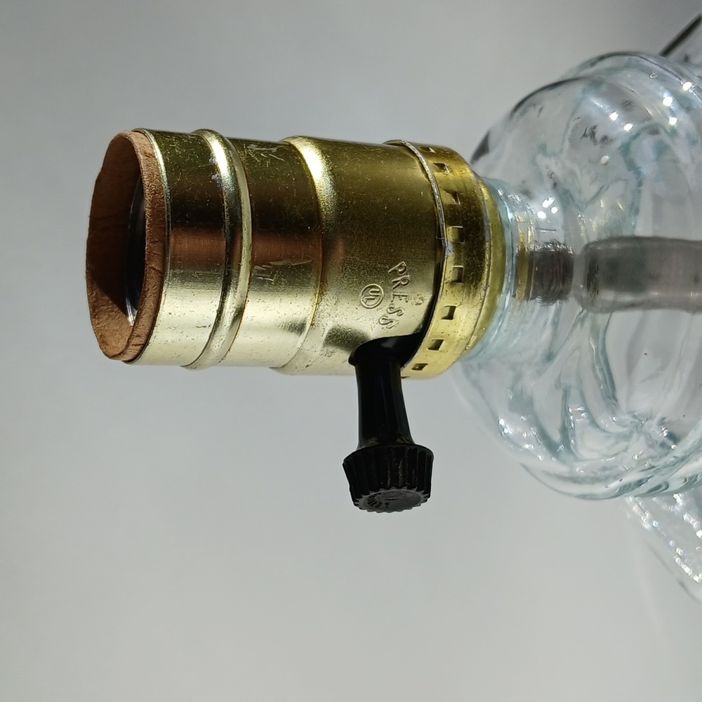 Vintage Levinton Glass Lamp - Picture 3 of 8